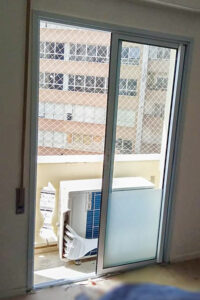posta-de-aluminio-04-de-correr-2-folhas-embutida